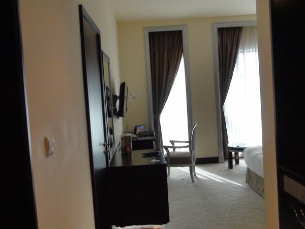 :  DSC00152.jpg
: 117
:  23.3 